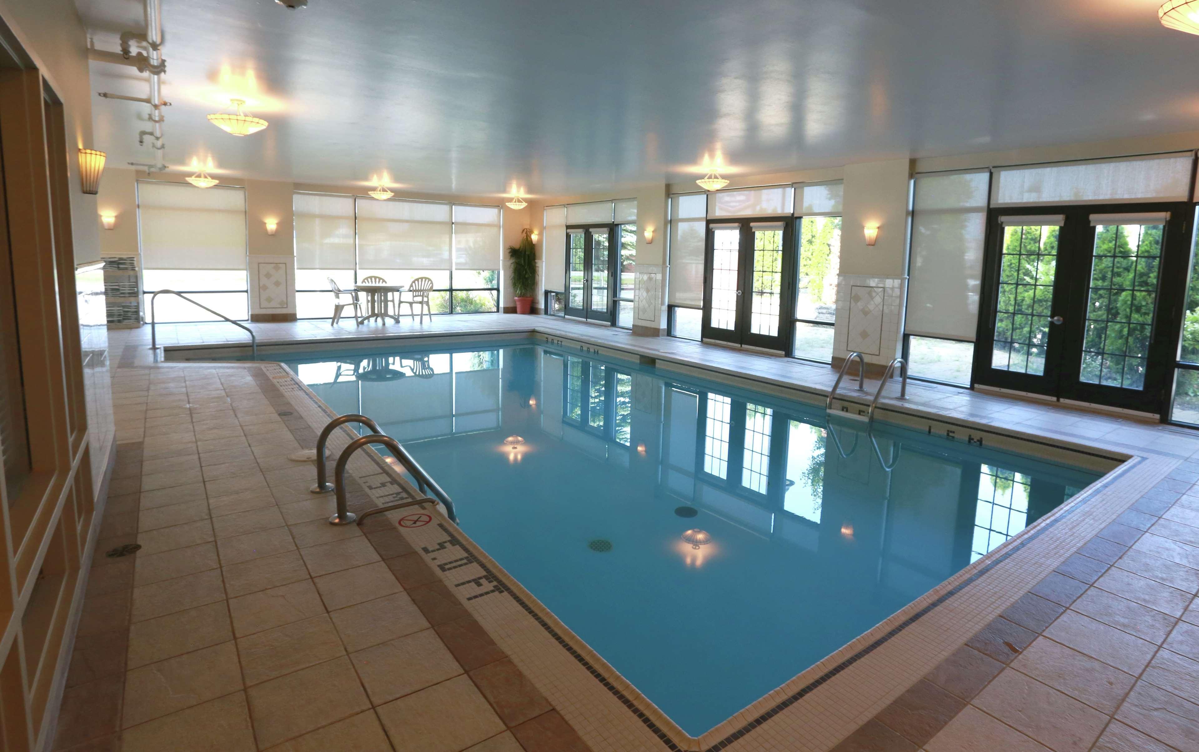 Hampton Inn & Suites Laval Eksteriør billede
