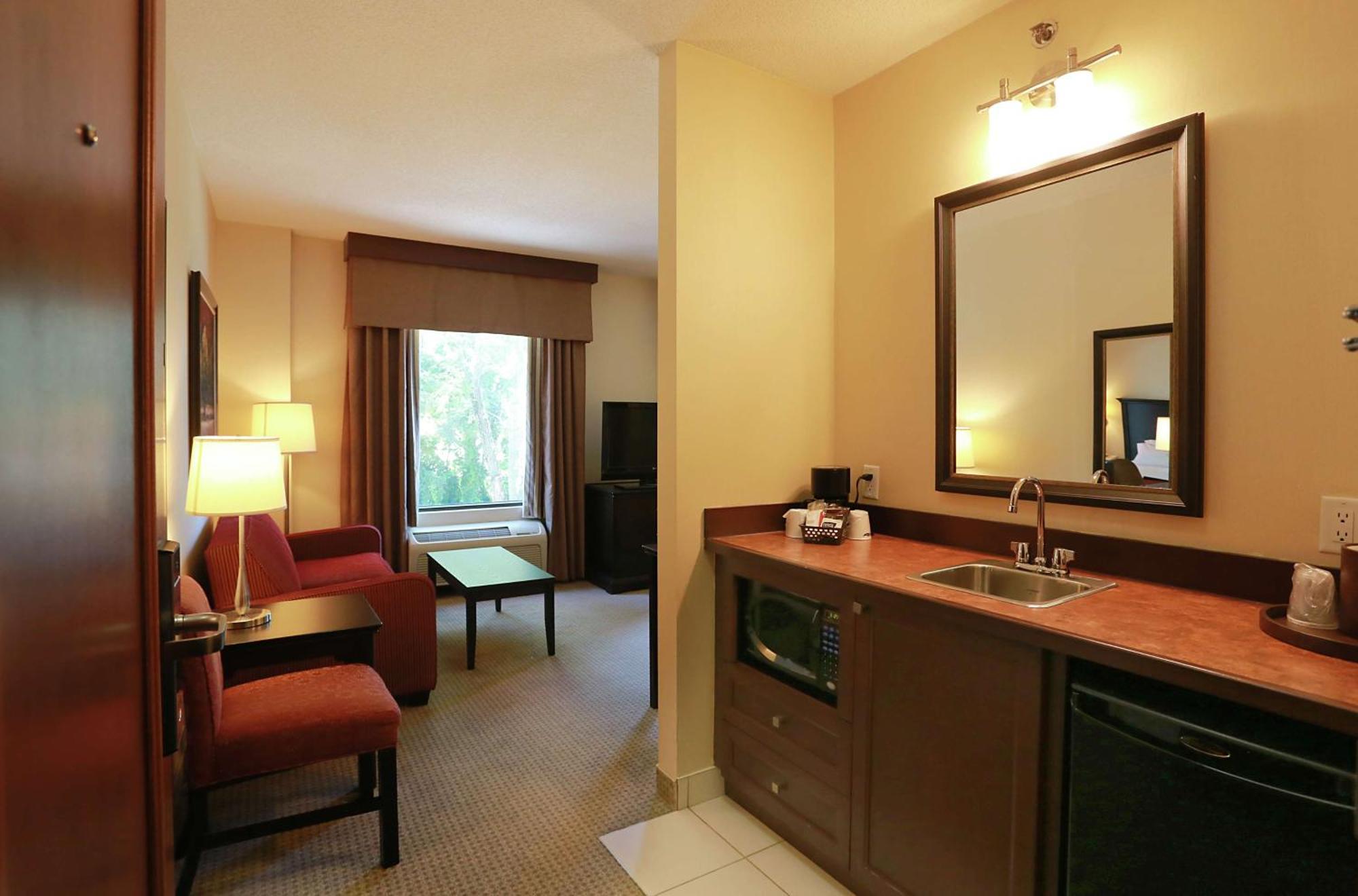 Hampton Inn & Suites Laval Eksteriør billede
