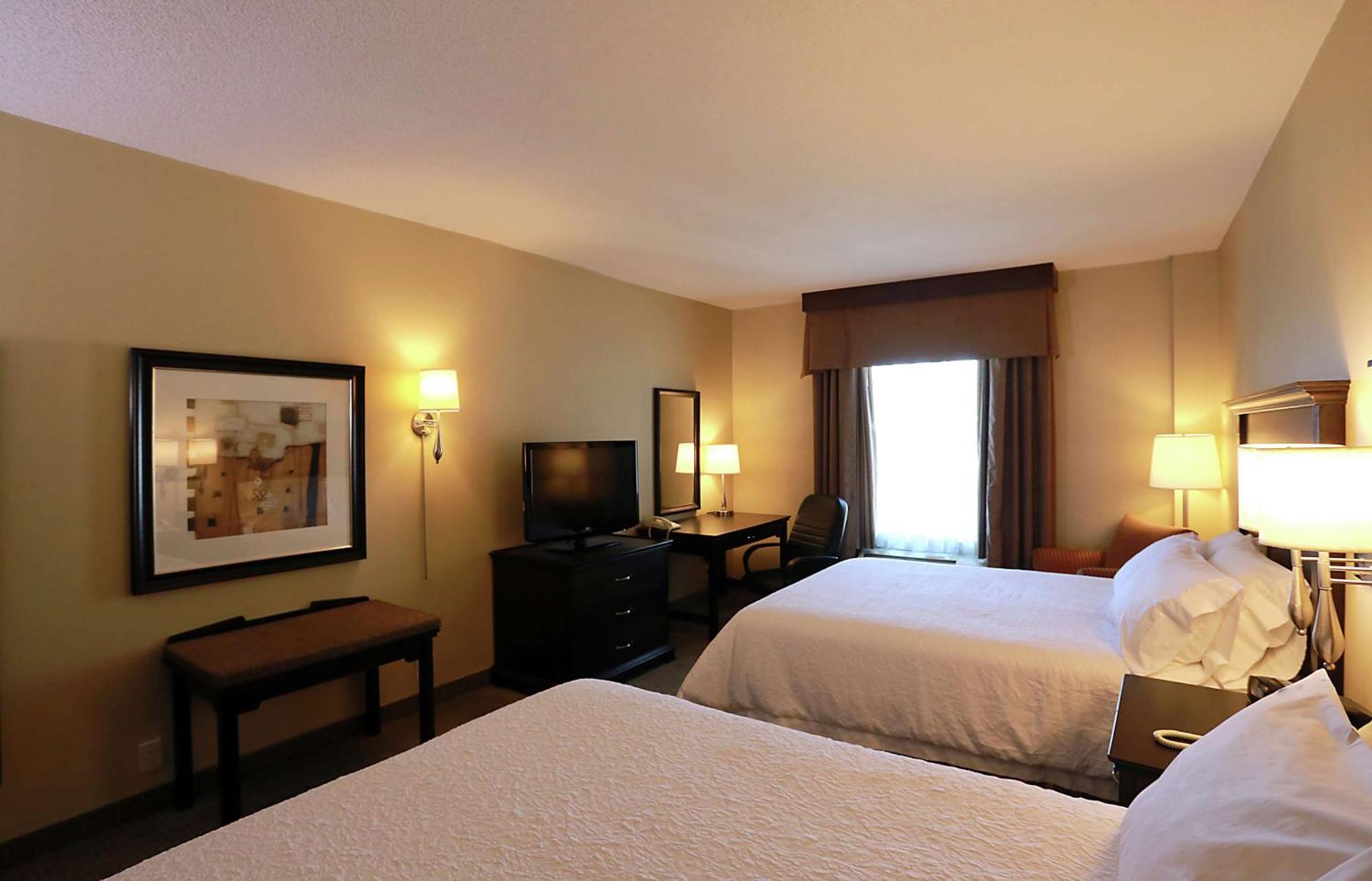 Hampton Inn & Suites Laval Eksteriør billede